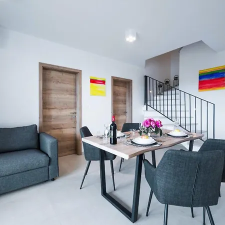 Leonard App Apartment *